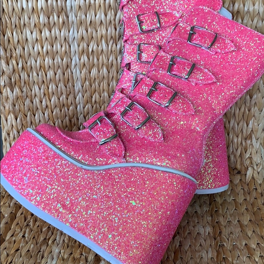 NIB Demonia Pink Candy Glitter Heart Trinity Boots - Picture 3 of 8